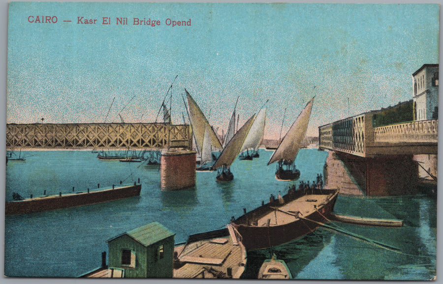 Cairo — Boats beside Kasr el Nil Bridge
