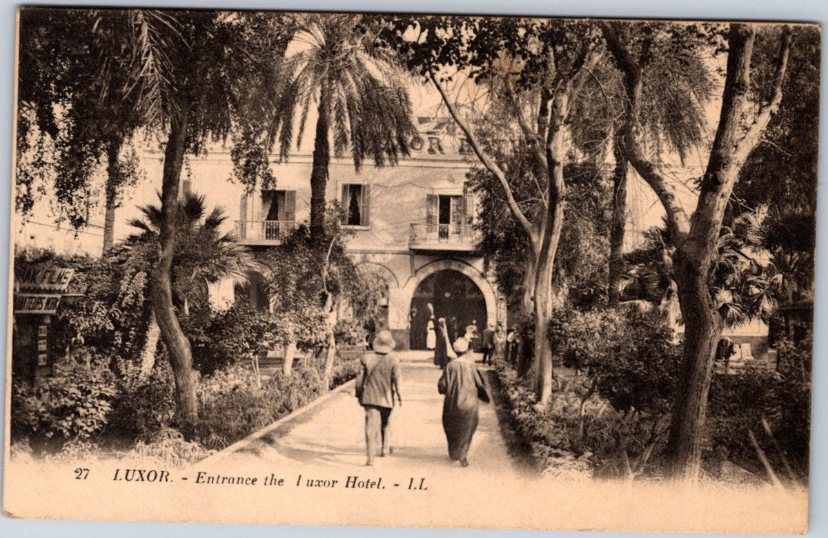 Luxor — Entrance to the Luxor Hotel — postcard front